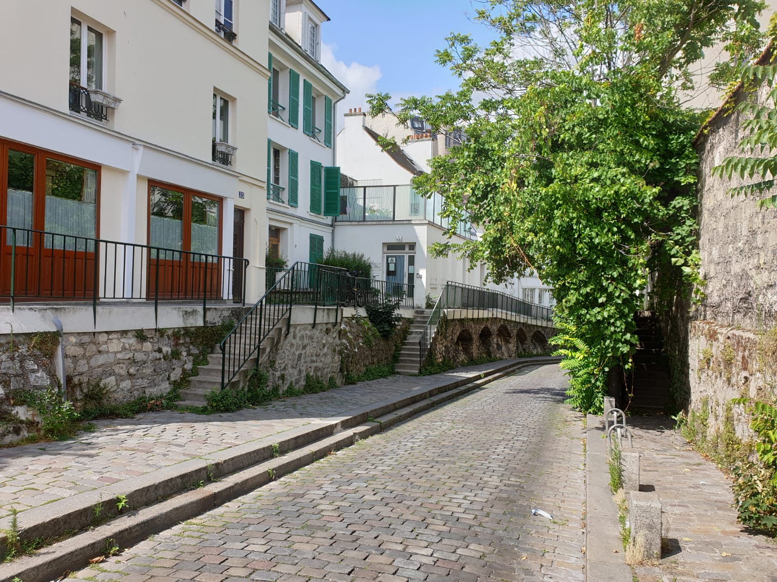 My-Montmartre-Tours-rues-pavees